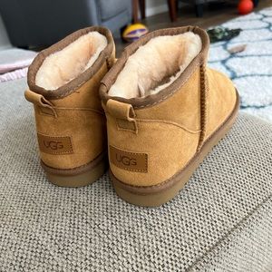 Womens brand new Uggs size 9